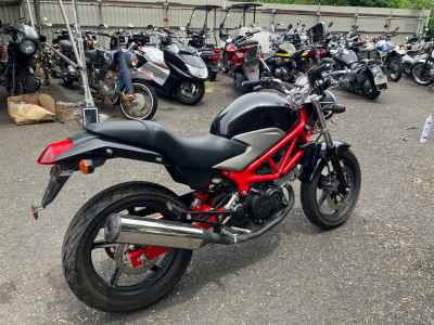 Honda VTR250 2011