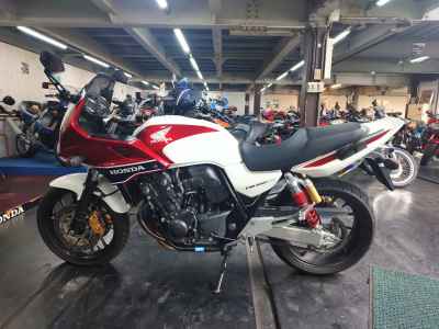 Honda CB400 Super Boldor 2014