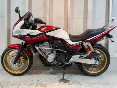 Honda CB400 Super Boldor 2009