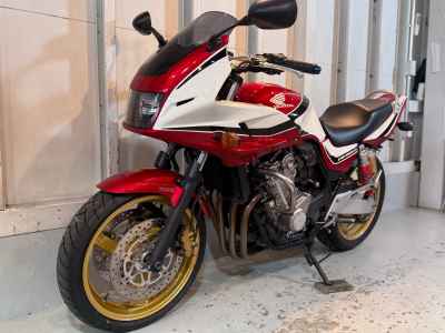 Honda CB400 Super Boldor 2009