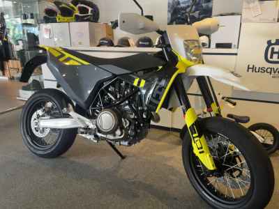 Husqvarna 701 Supermoto 2024