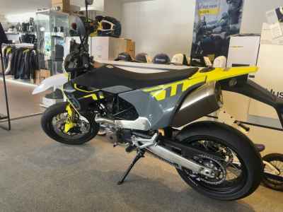 Husqvarna 701 Supermoto 2024