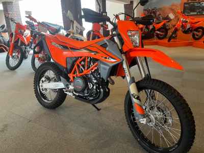 KTM 690 Enduro R 2024