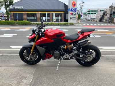 Ducati Streetfighter V2S 2025