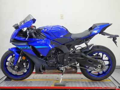 Yamaha YZF-R1 2024