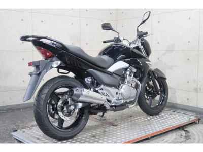 Suzuki GSR250
