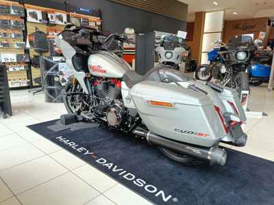 Harley-Davidson FLTRX STSE CVO 2026