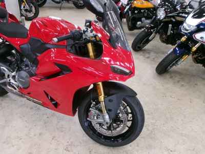 Ducati Panigale V2S 2025
