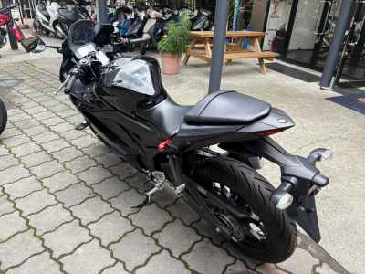 Yamaha YZF-R25 2021