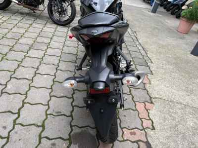 Yamaha YZF-R25 2021