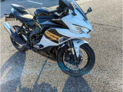 Kawasaki Ninja ZX-4R SE 2025