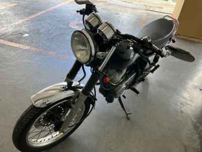 Yamaha SR400 2019