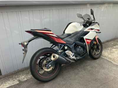 Yamaha YZF-R25 2016