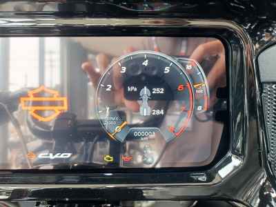 Harley-Davidson FLTRX STSE CVO 2026