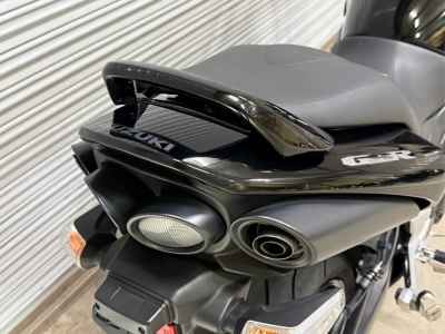 Suzuki GSR400 2012