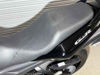 Suzuki GSR400 2012
