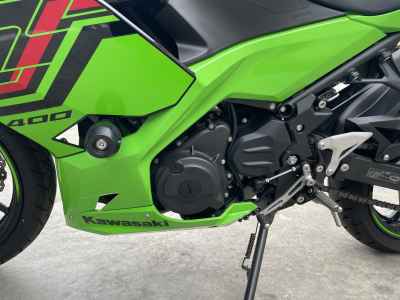 Kawasaki Ninja 400 KRT 2024