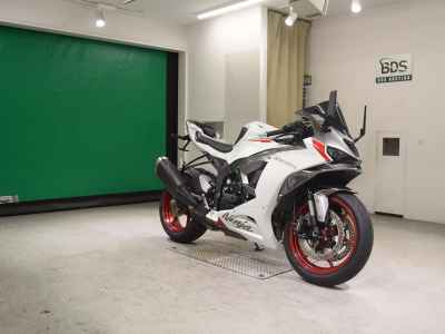 Kawasaki Ninja ZX-6R 2025