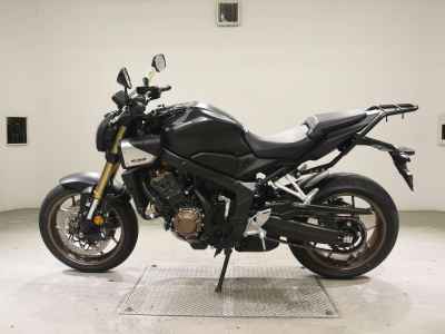 Honda CB650R E-Clutch 2024