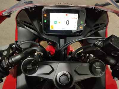 Honda CBR650R 2025