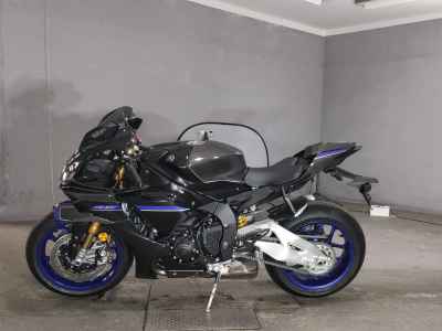Yamaha YZF-R1M 2025