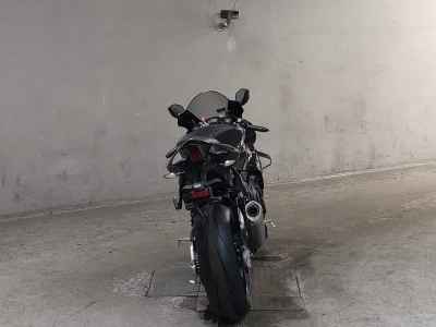 Yamaha YZF-R1M 2025