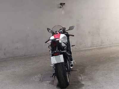 Yamaha YZF-R7 2022
