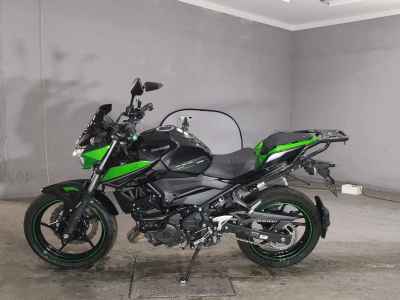 Kawasaki Z400 2022
