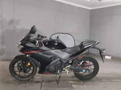 Yamaha YZF-R25 2015