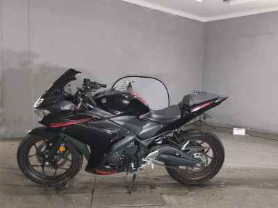 Yamaha YZF-R25 2015
