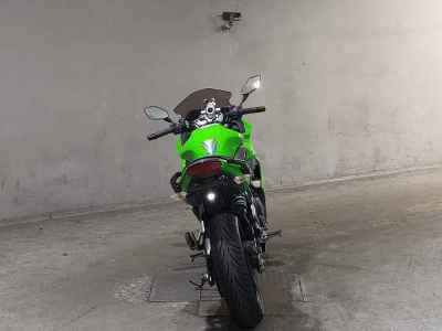 Kawasaki Ninja 400R 2011