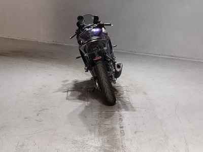 Yamaha YZF-R25 2023