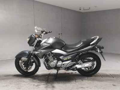 Suzuki GSR250