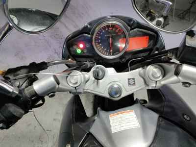 Suzuki GSR250