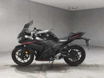 Yamaha YZF-R25 2015
