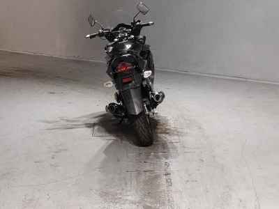 Suzuki GSR250F