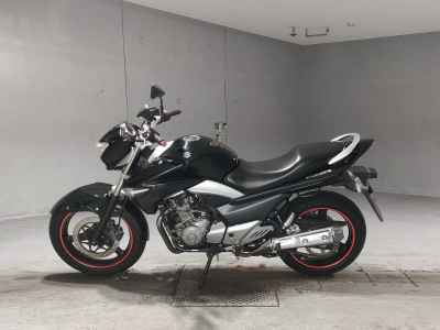 Suzuki GSR250