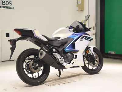 Yamaha YZF-R25 2025
