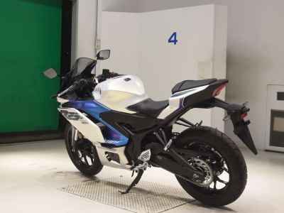Yamaha YZF-R25 2025