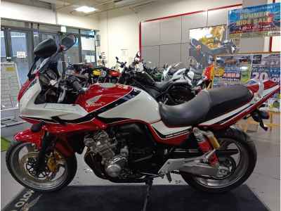 Honda CB400 Super Boldor 2009