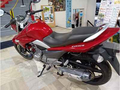 Suzuki GSR250