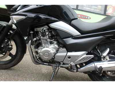 Suzuki GSR250