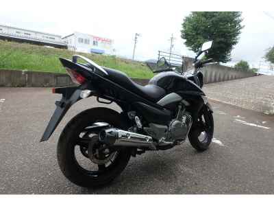 Suzuki GSR250