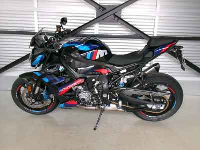 BMW M1000R 2024