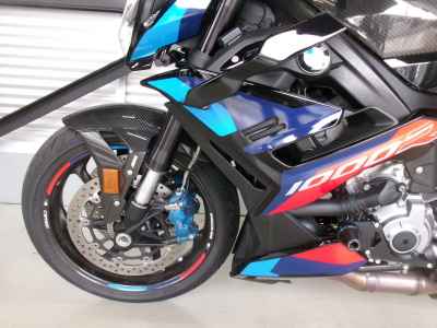 BMW M1000R 2024