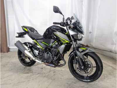 Kawasaki Z400 2023