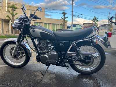 Yamaha SR400 2021