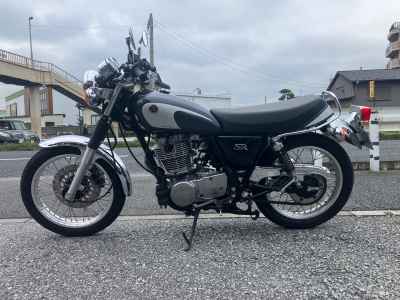 Yamaha SR400 2021