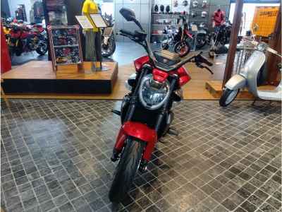 Ducati Diavel V4 2025