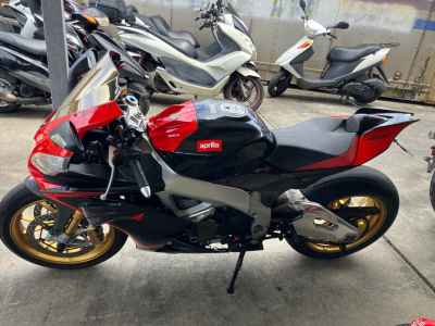 Aprilia RSV4 1000 Factory A 2013